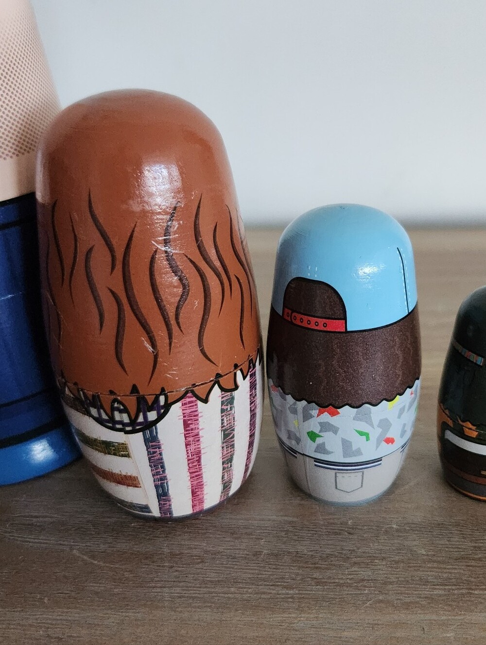 📺 Stranger Things Wooden Nesting Dolls Set | Hawkins Crew Collectible Netflix - Picture 8 of 11